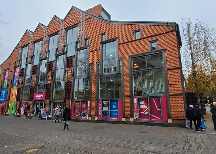 Samuels\' A Duplex Apartment By Spires Accommodation In Lichfield City Centre