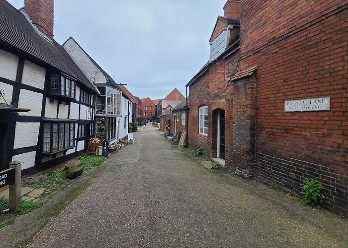 Samuels\' A Duplex Apartment By Spires Accommodation In Lichfield City Centre